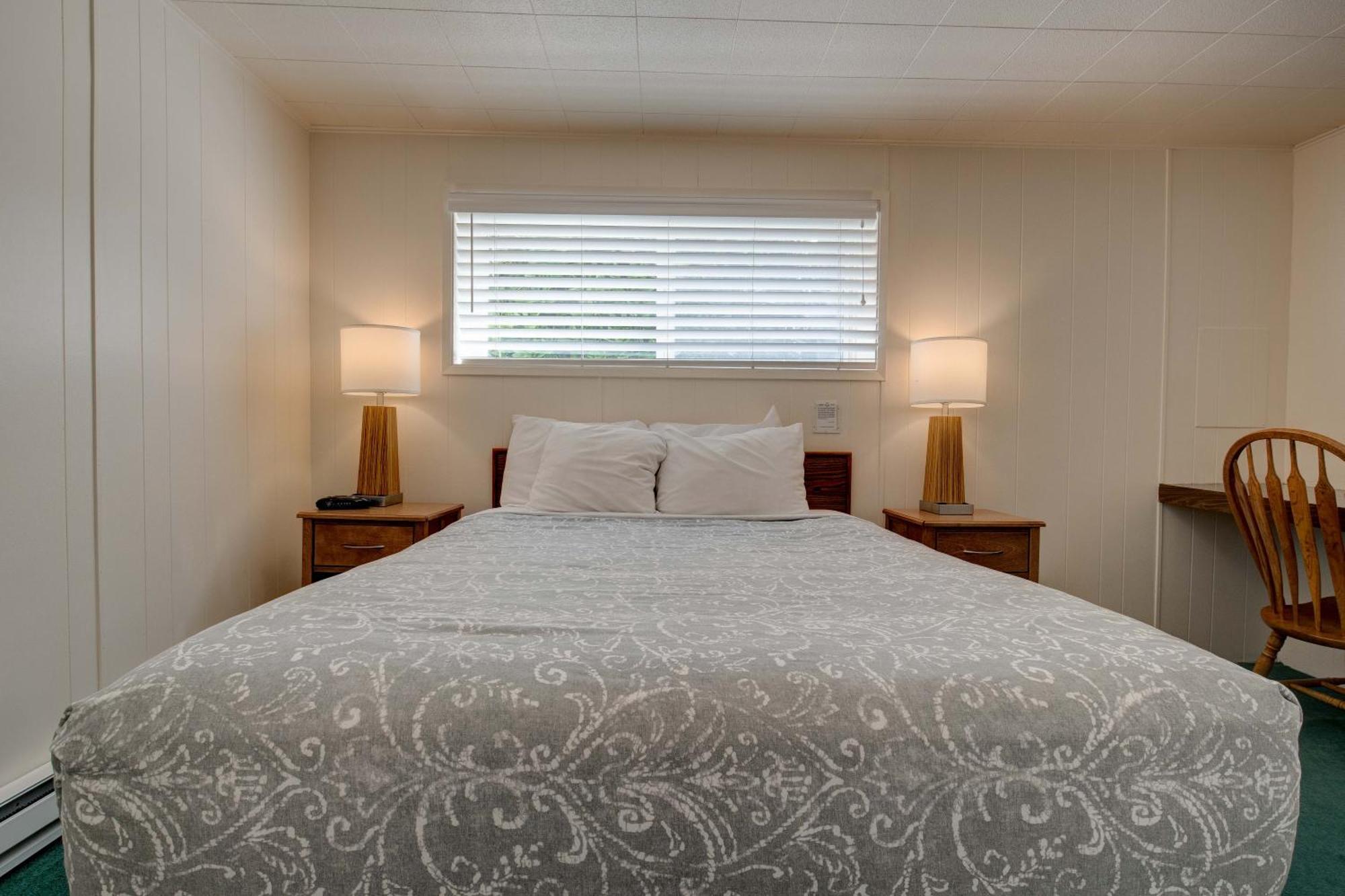 Ester Lee Oceanview Inn 林肯市 外观 照片