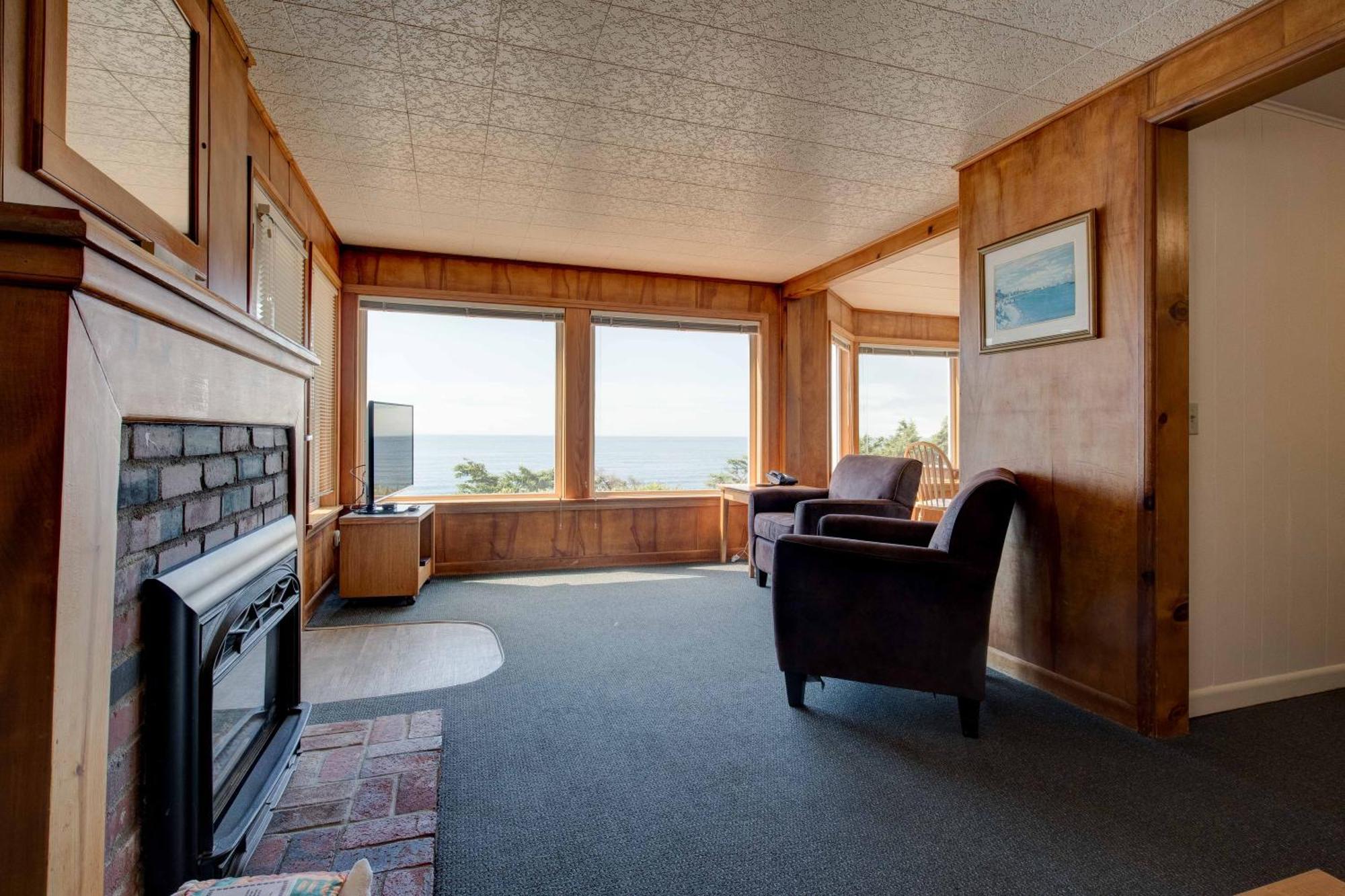 Ester Lee Oceanview Inn 林肯市 外观 照片