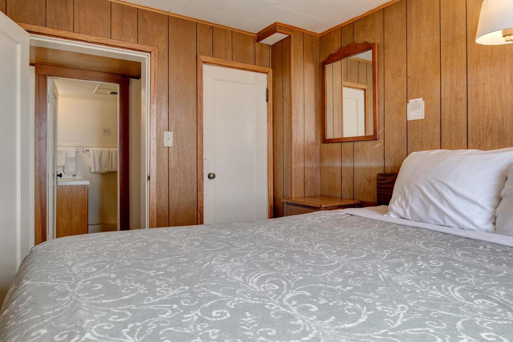 Ester Lee Oceanview Inn 林肯市 外观 照片
