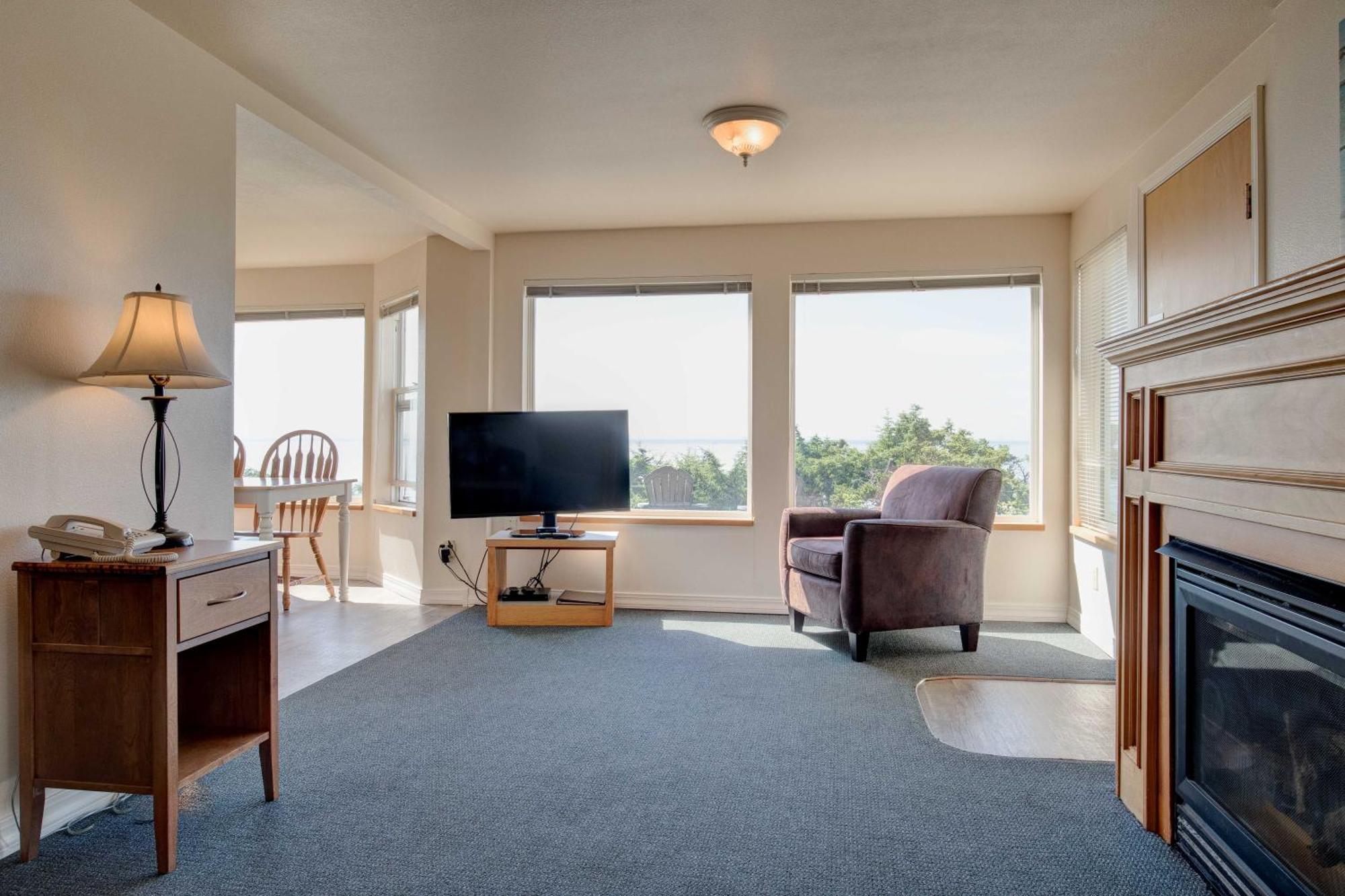 Ester Lee Oceanview Inn 林肯市 外观 照片