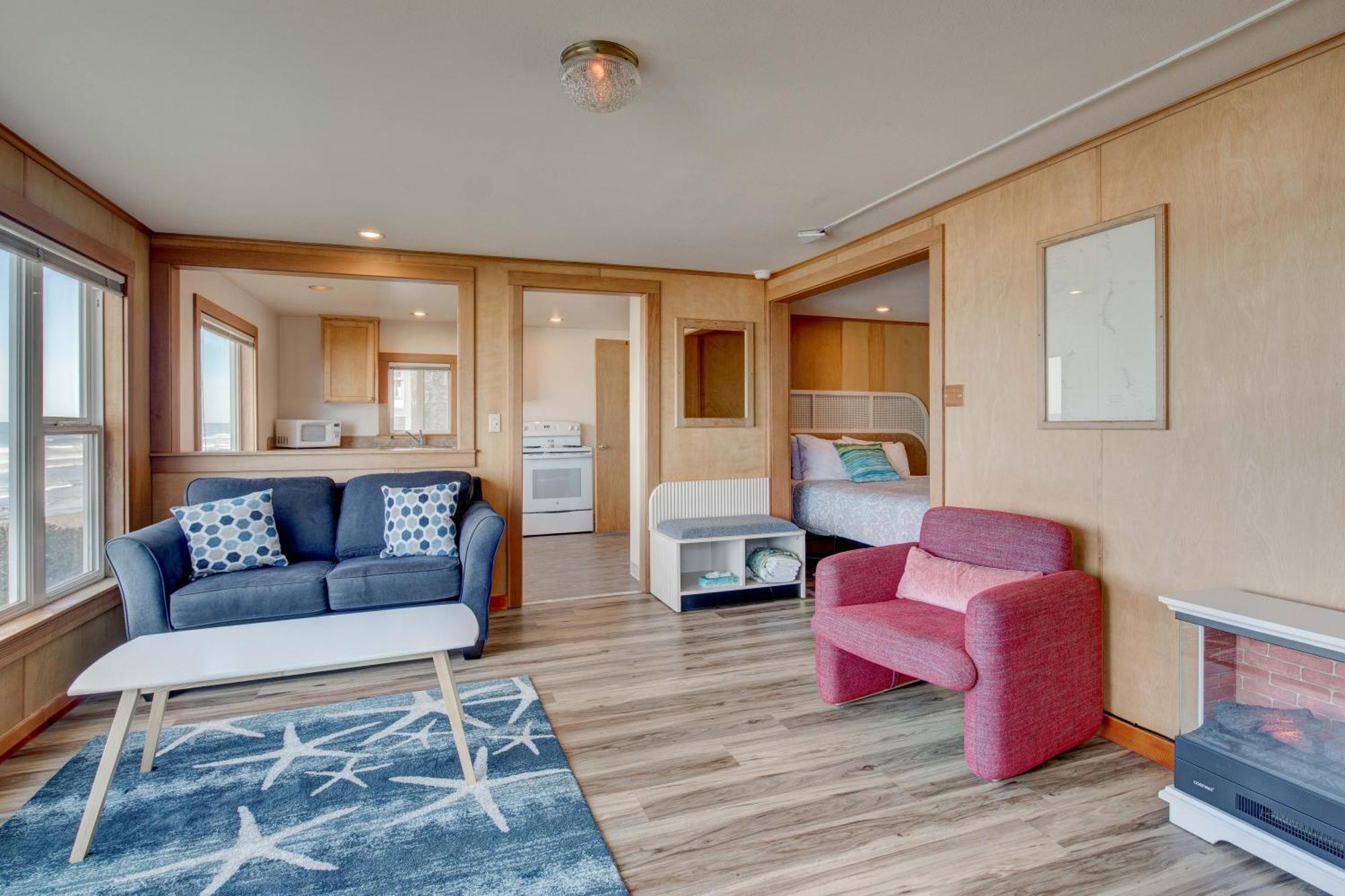 Ester Lee Oceanview Inn 林肯市 外观 照片