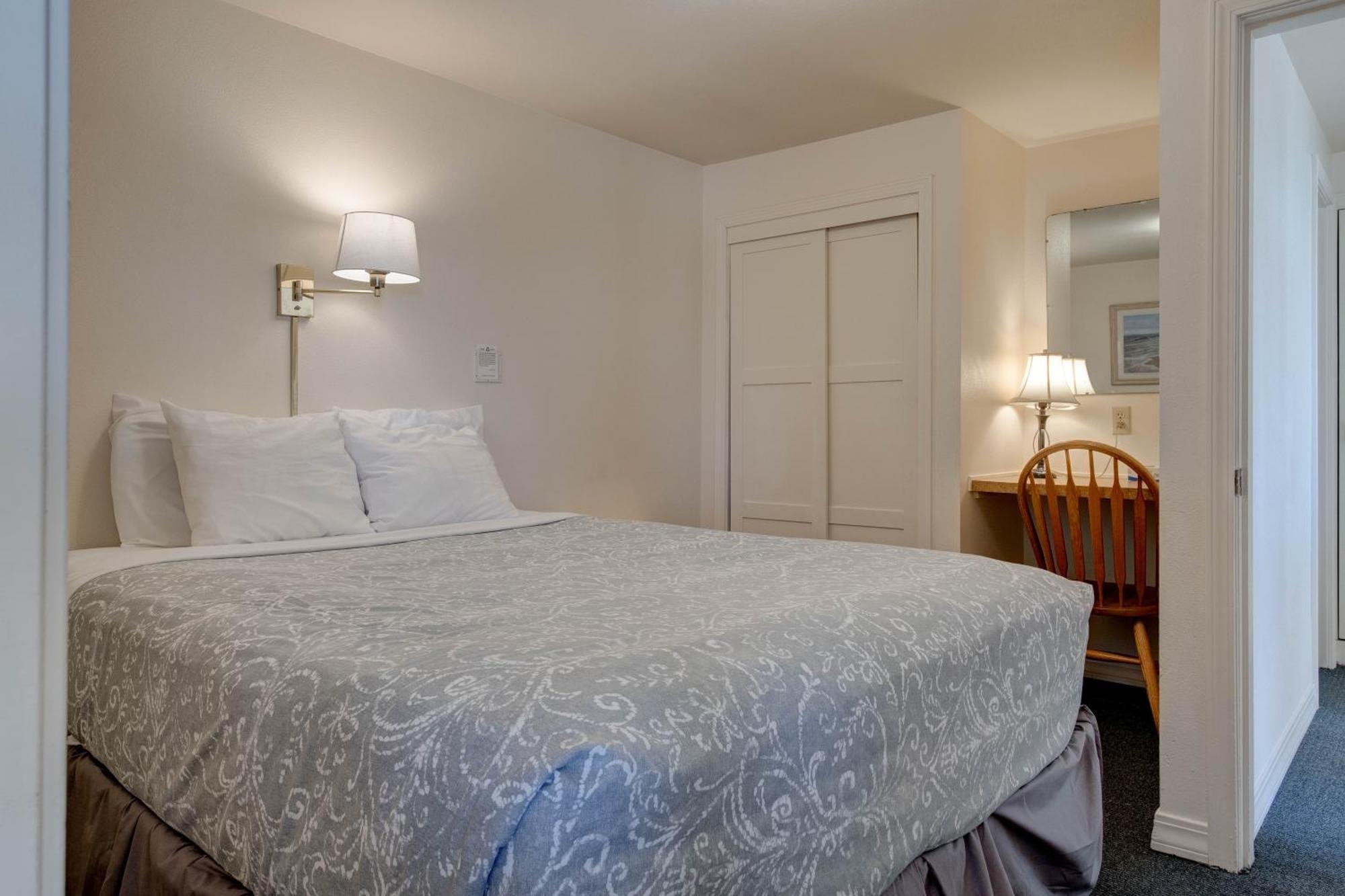Ester Lee Oceanview Inn 林肯市 客房 照片